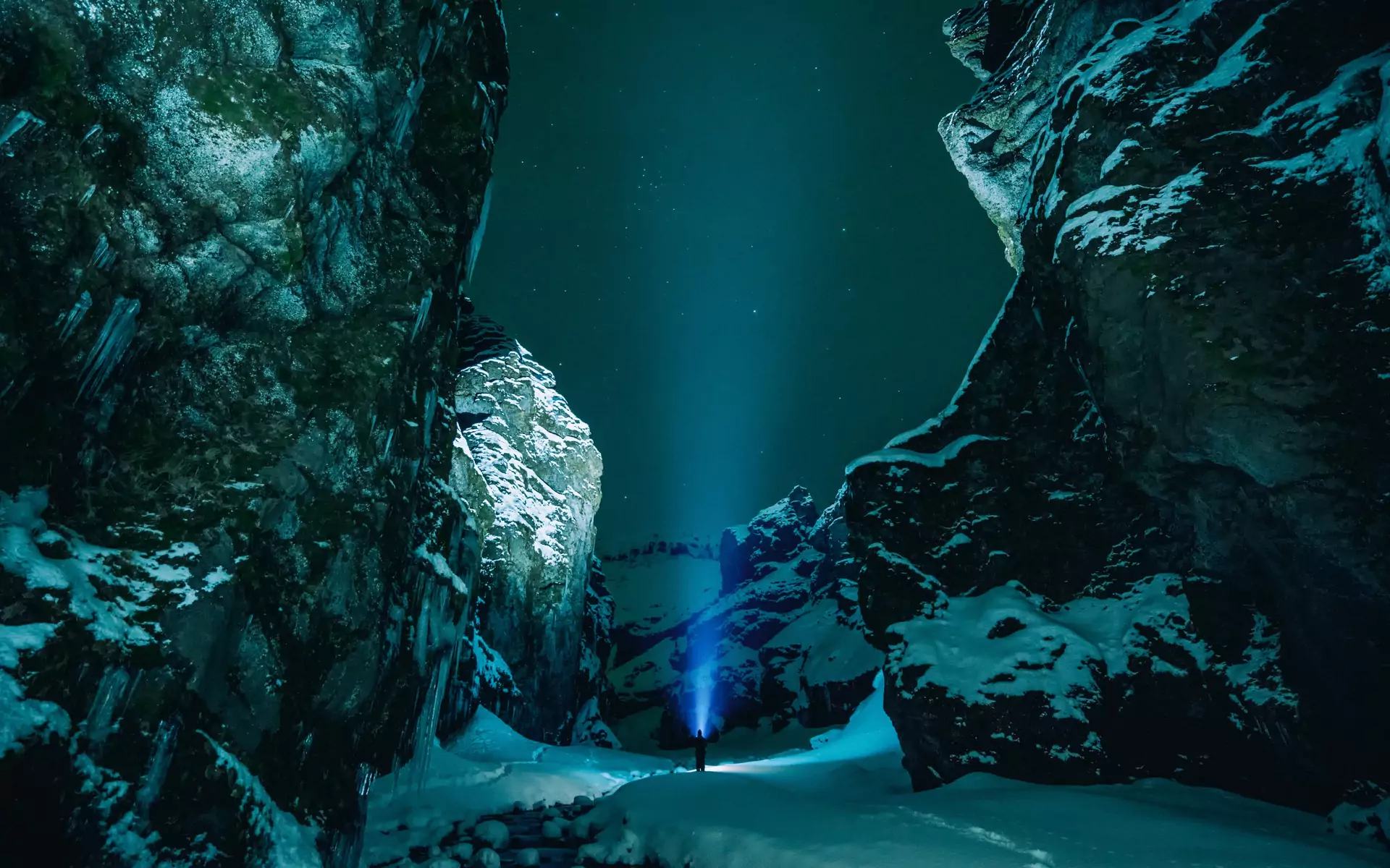 It's time to plan the family break - & everyone wants to go skiing. Don't worry, skiing isn't as expensive as you might think, and there are numerous resorts that cater to families, offering a variety of packages designed to save you money. The problem will be choosing the destination. Skiing Vacations